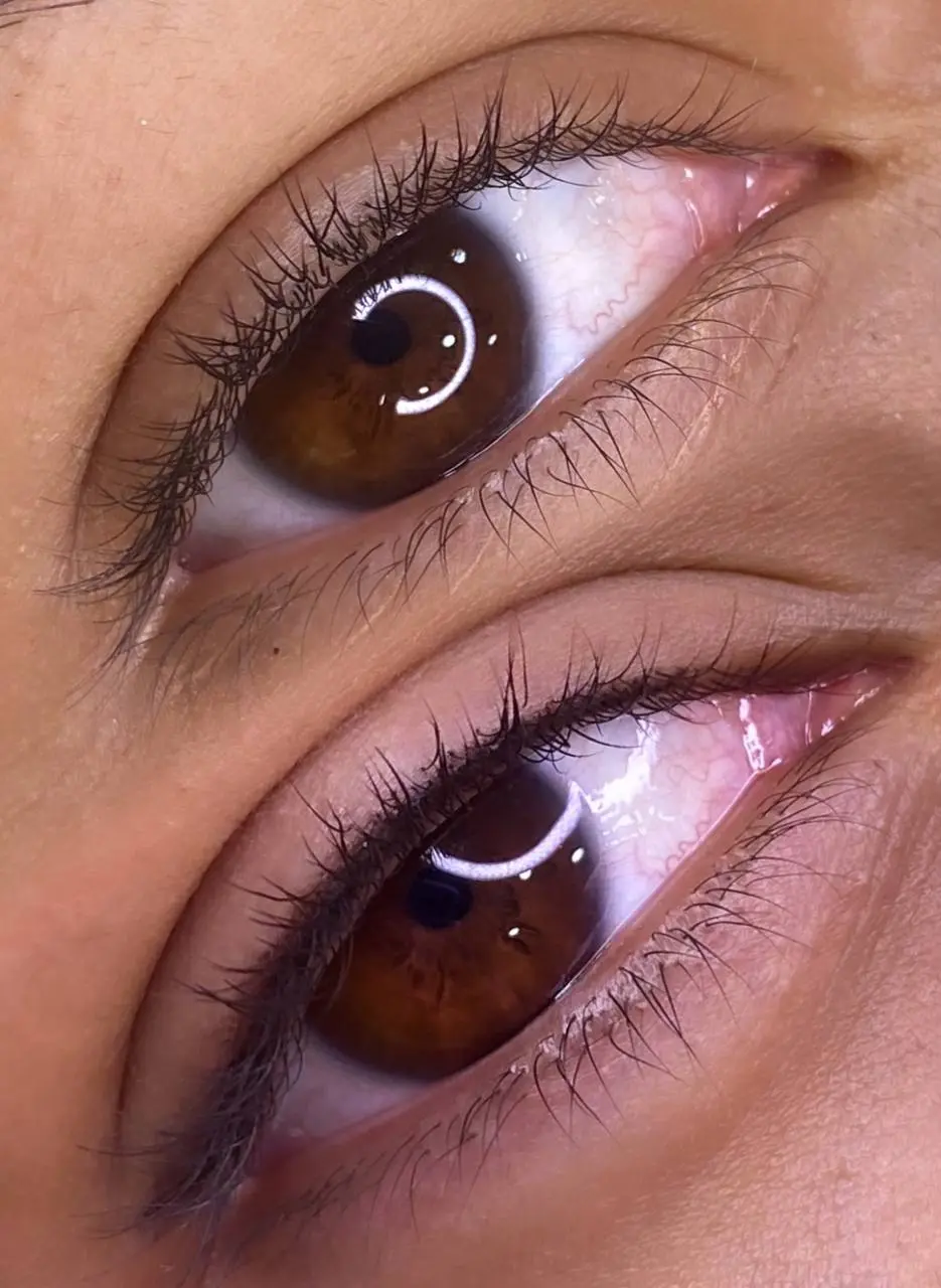 Micropigmentación de ojos, eyeliner